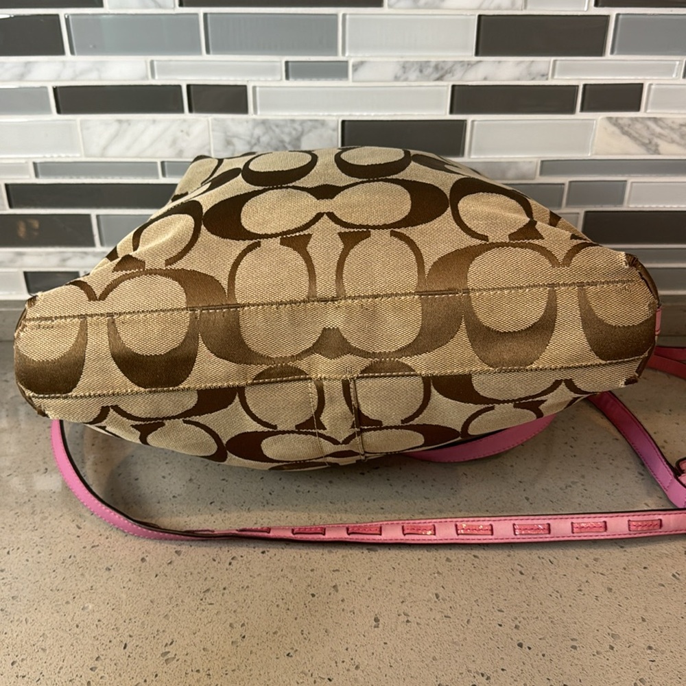COACH - 2009 Crossbody/Shoulder Bag - Picture 6 of 13